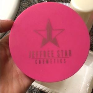 Jeffree star cosmetics skin frost.